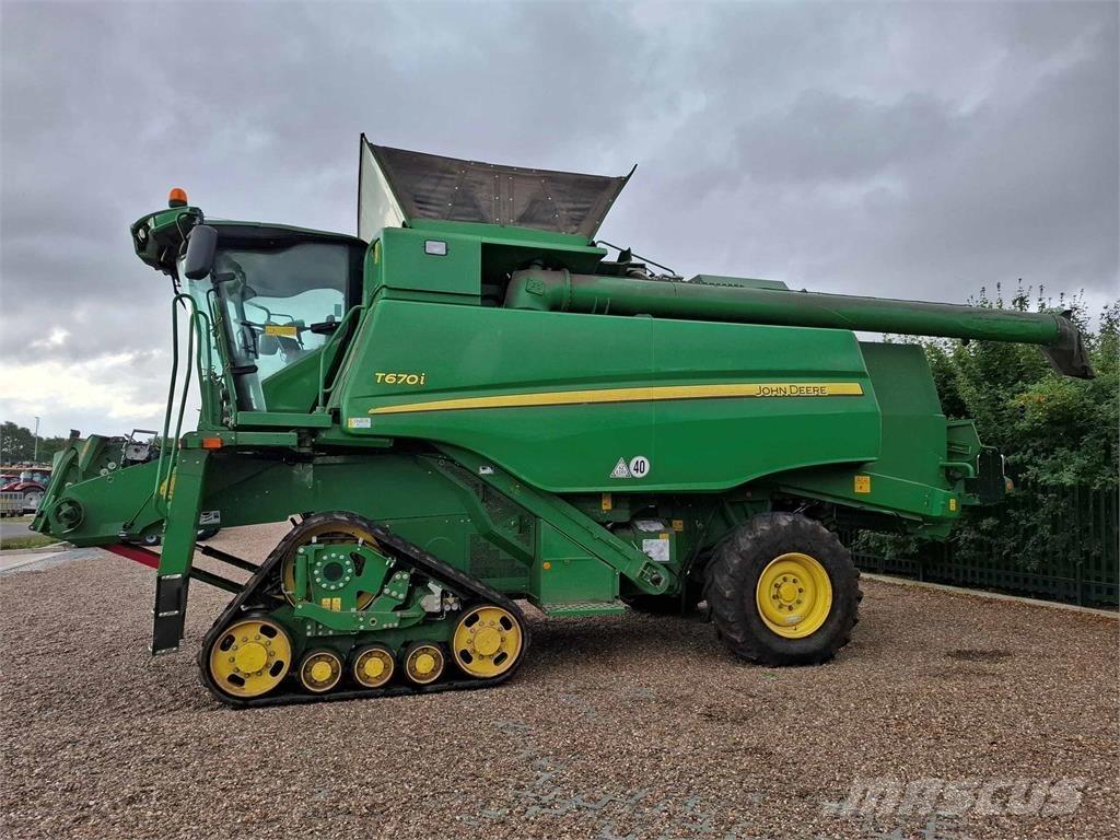 John Deere T670i コンバイン