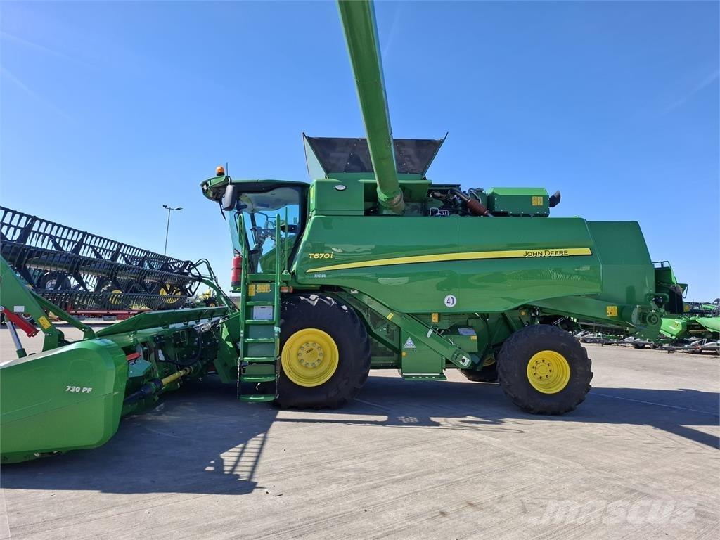 John Deere T670i コンバイン