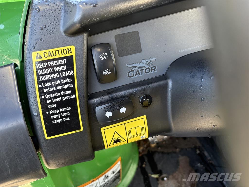 John Deere XUV855M ユーティリティー機械