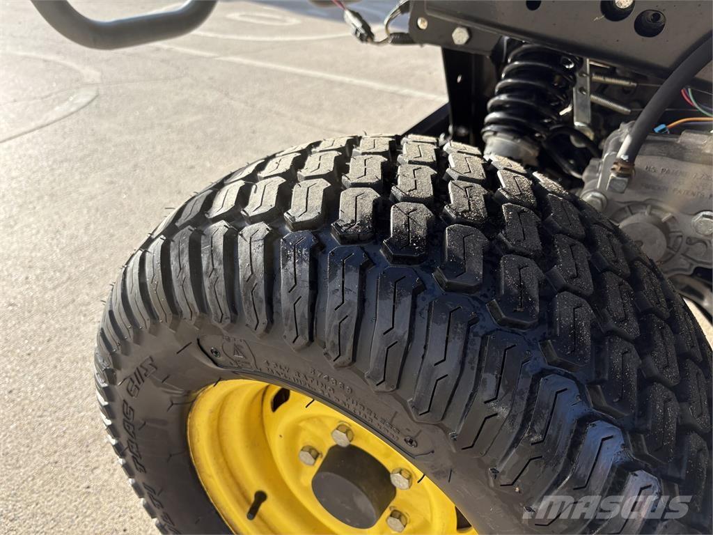 John Deere XUV855M ユーティリティー機械