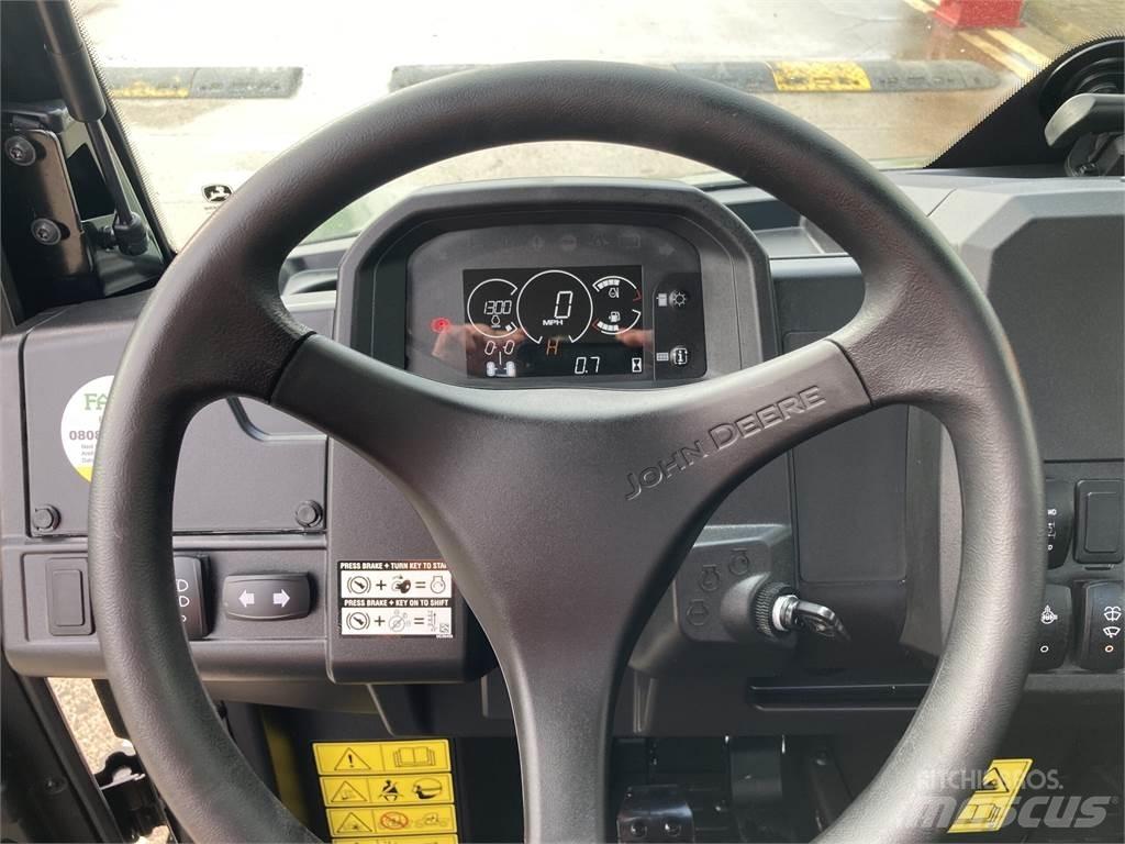John Deere XUV875M ユーティリティー機械