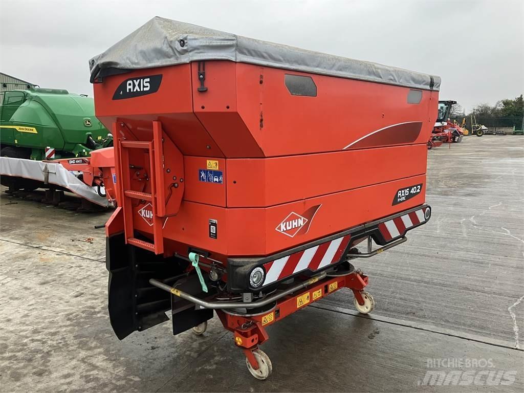 Kuhn Axis 40.2 HEMC ブームスプレイヤー