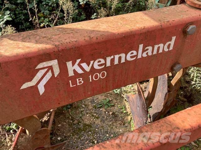 Kverneland LB100 リバーシブルプラウ