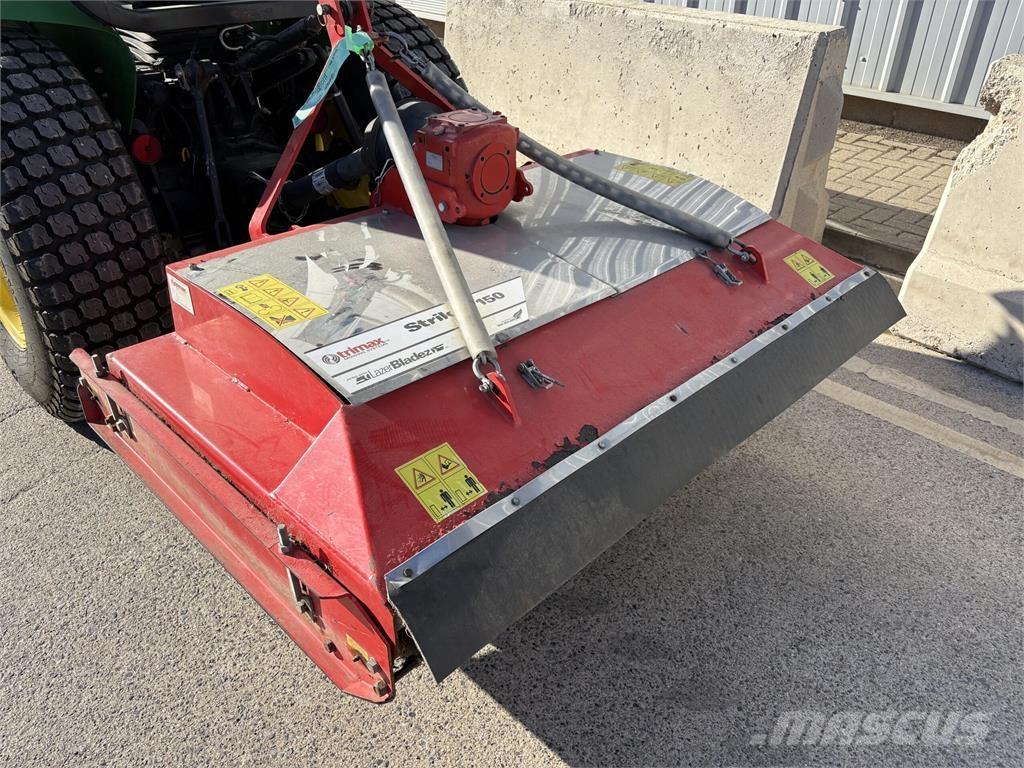 Trimax Striker 150 牽引式モア/芝刈り機