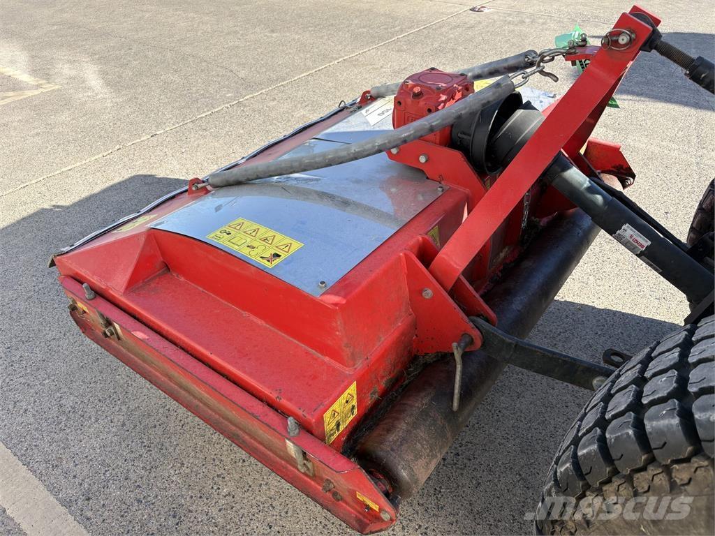 Trimax Striker 150 牽引式モア/芝刈り機