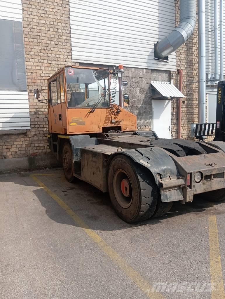 Sisu TR160 AL 4 X4 ターミナルトラクター