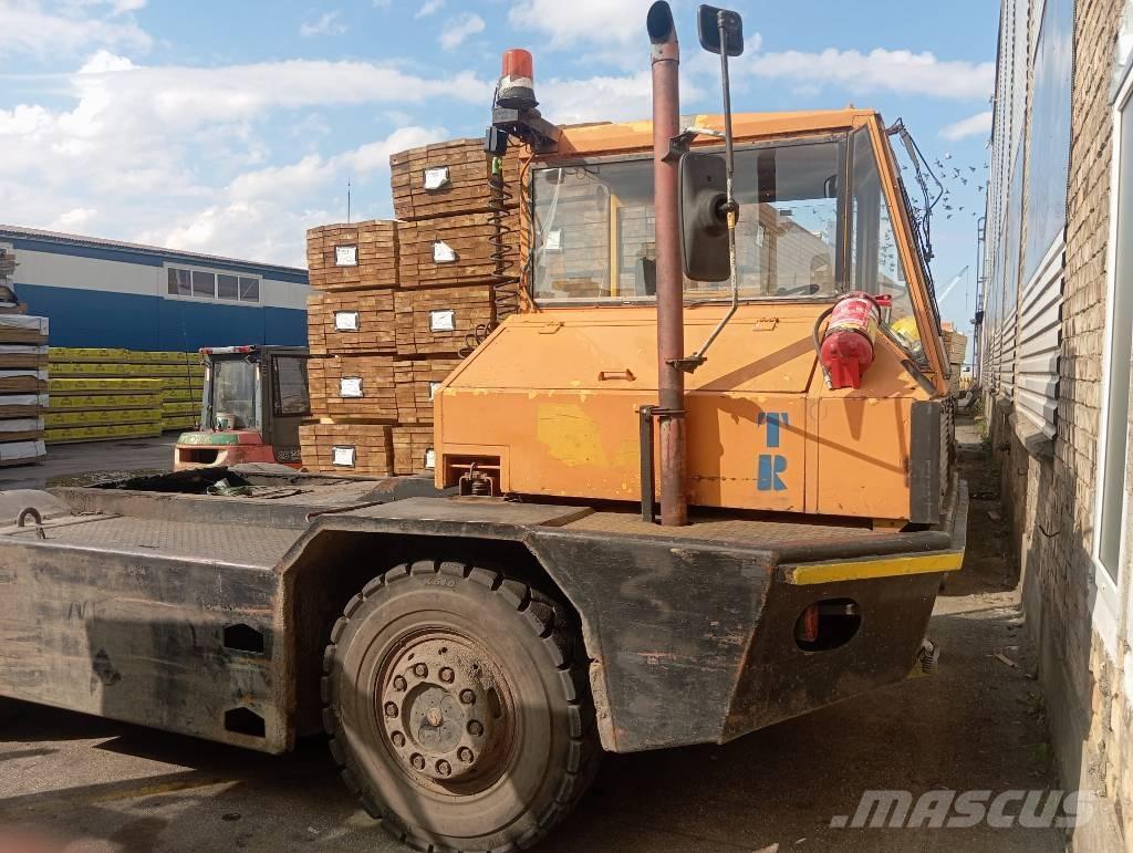 Sisu TR160 AL 4 X4 ターミナルトラクター