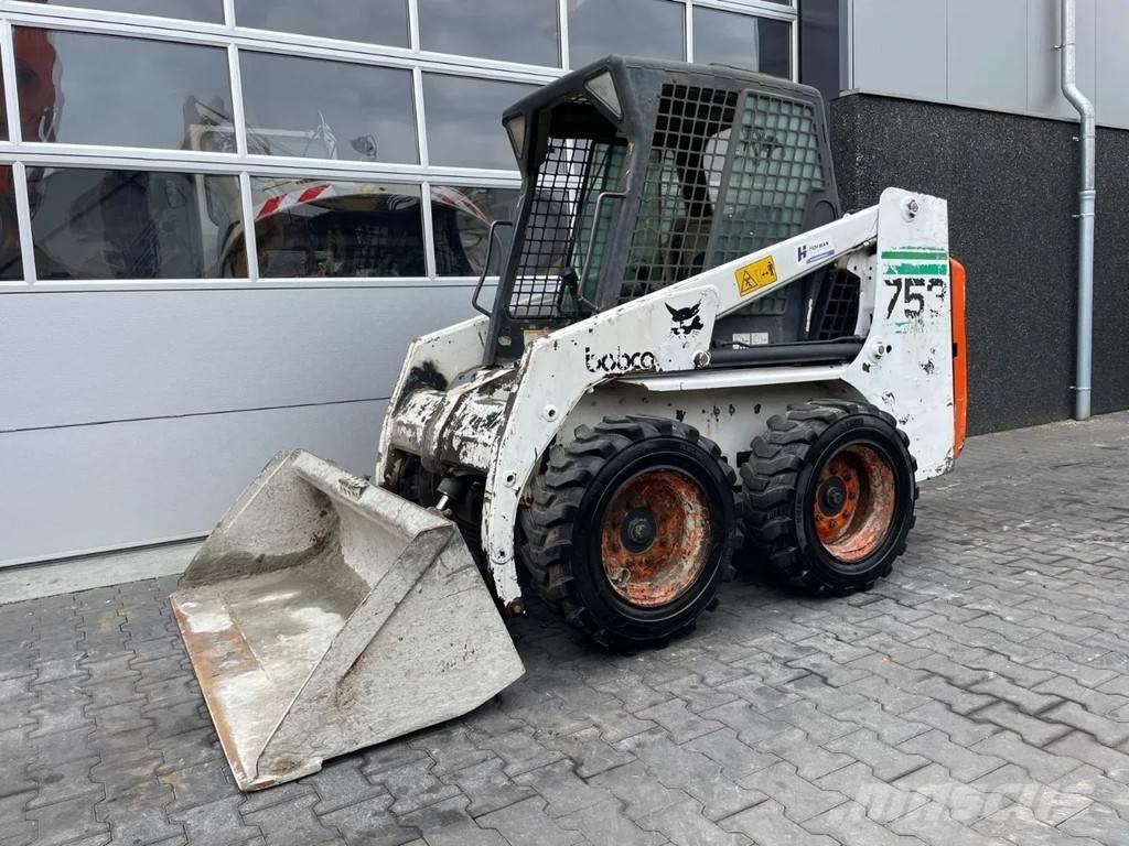 Bobcat 753 スキッドステアローダー