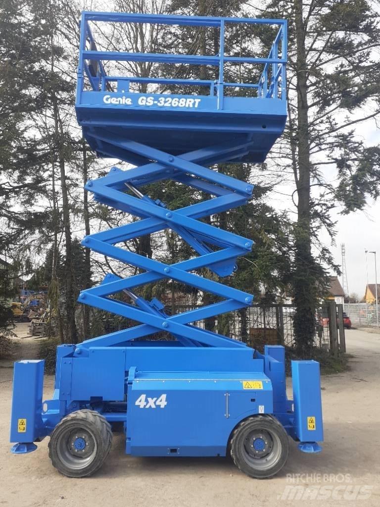 Genie GS 3268 RT シザースリフト