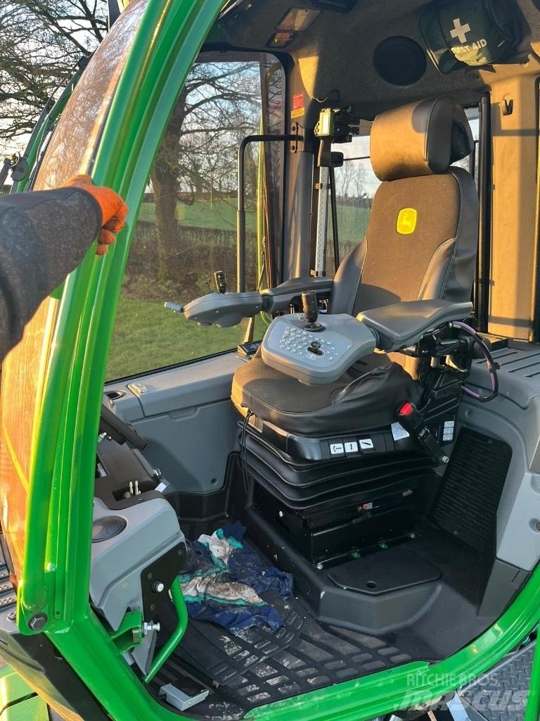 John Deere 1270G 8WD ハーベスター