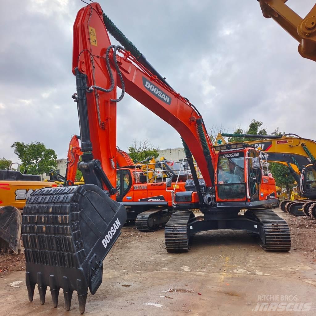 Doosan DX 300 LC 大型油圧ショベル12t以上（パワーショベル・ユンボ）