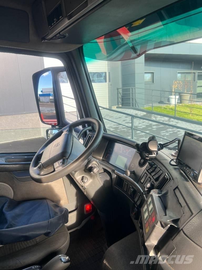 Bronto S37XDT トラック高所作業車