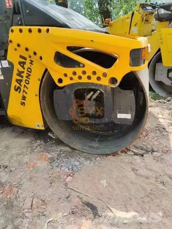 Sakai SW 770 ND タンデムローラ