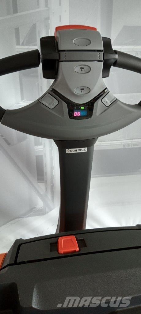 Toyota LWE 160 ウォーキンフォークリフト