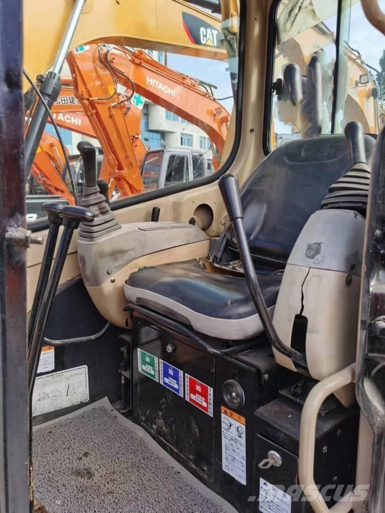 CAT 303 CR ミニ油圧ショベル 7t以下（ミニユンボ・ミニディガー）