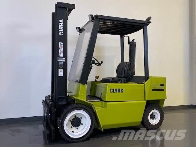Clark DPM30N ディーゼル・軽油