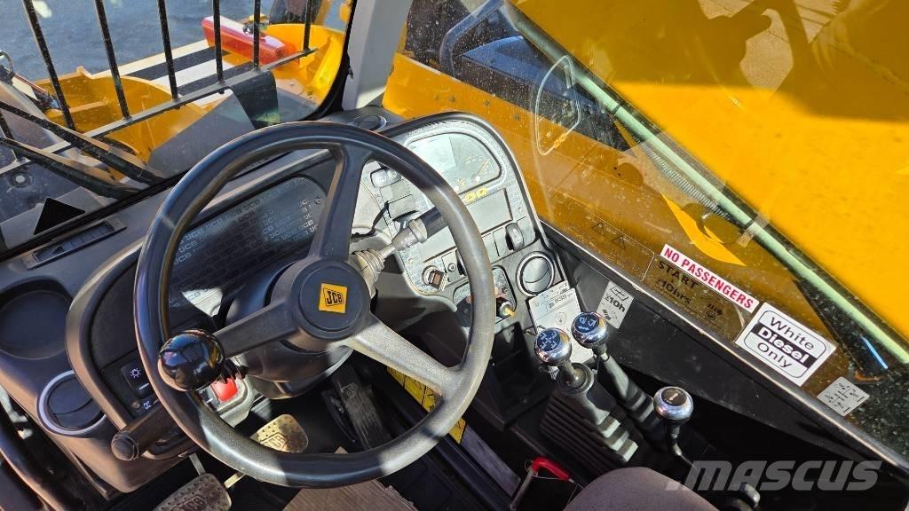 JCB 535-125 テレスコーピックハンドラー