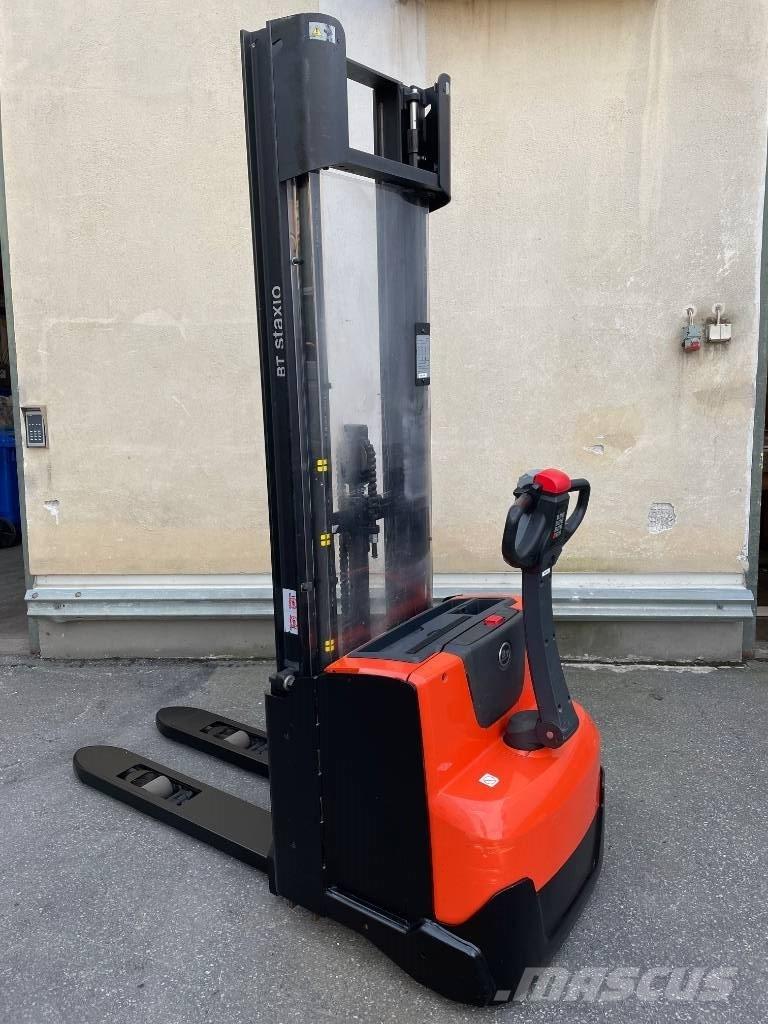 BT Staxio SWE120L ウォーキンフォークリフト