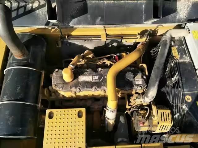 CAT 324 大型油圧ショベル12t以上（パワーショベル・ユンボ）