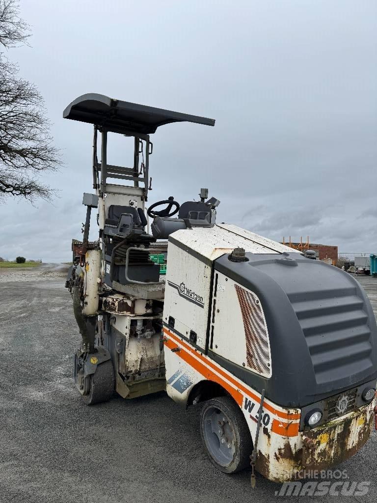 Wirtgen W 50 アスファルトコールドミリングマシーン