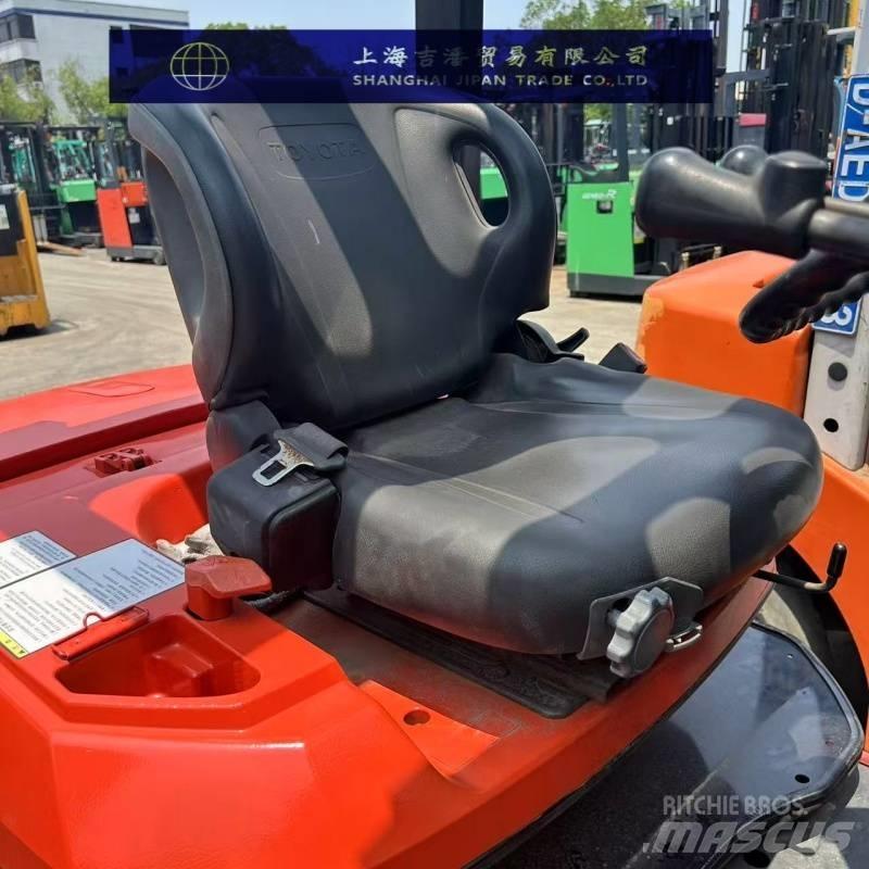 Toyota 15 バッテリーフォークリフト
