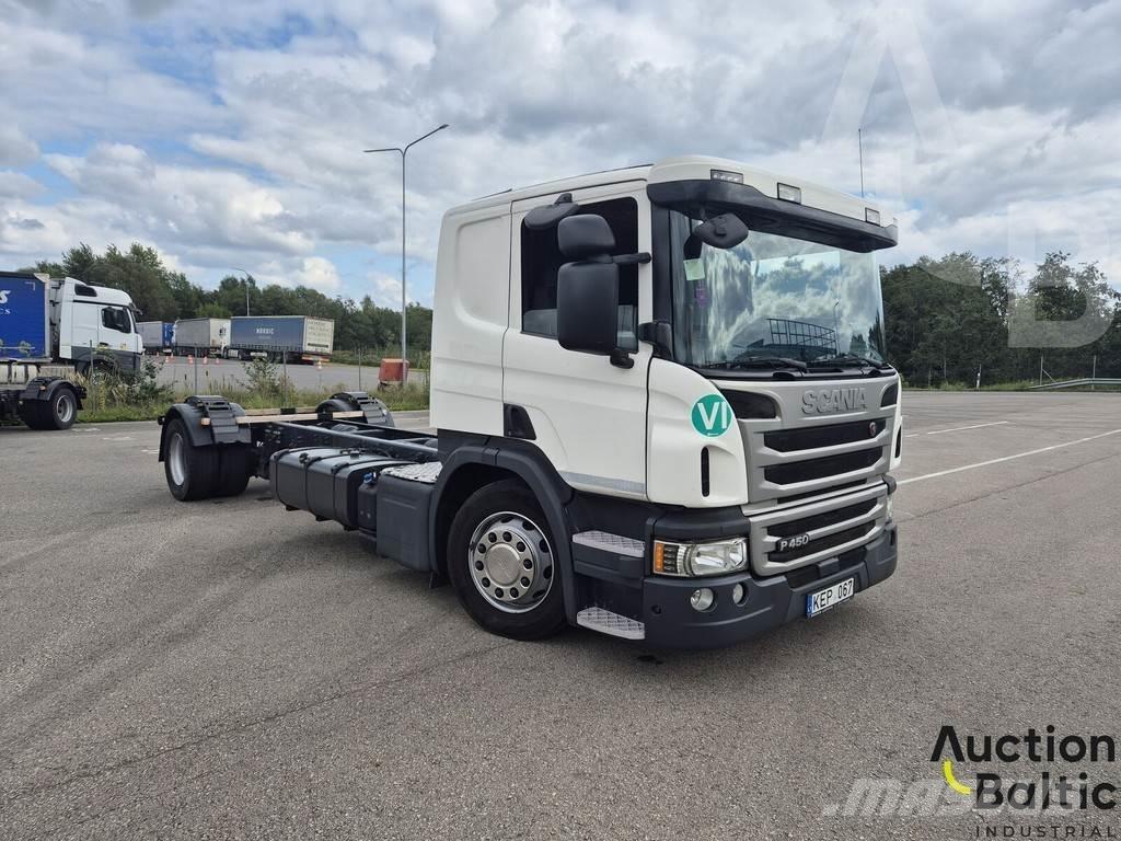 Scania P 450 キャブ付きシャーシ