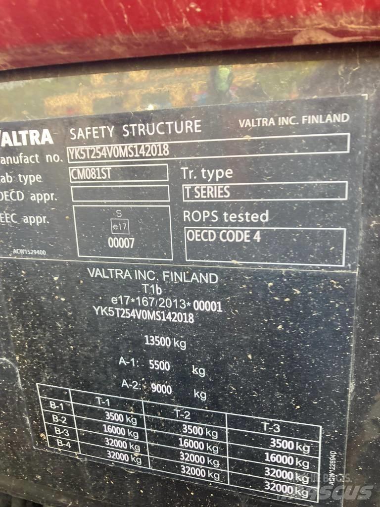 Valtra T 254 V トラクター