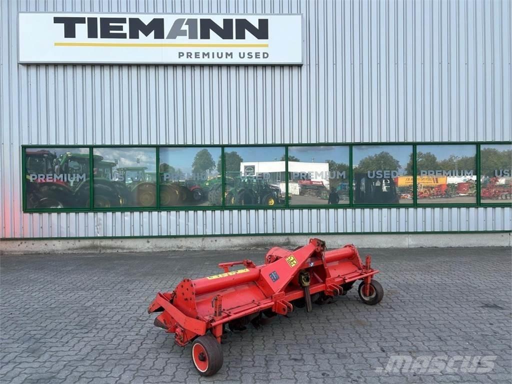Kuhn EL 100N-255 土壌準備作業