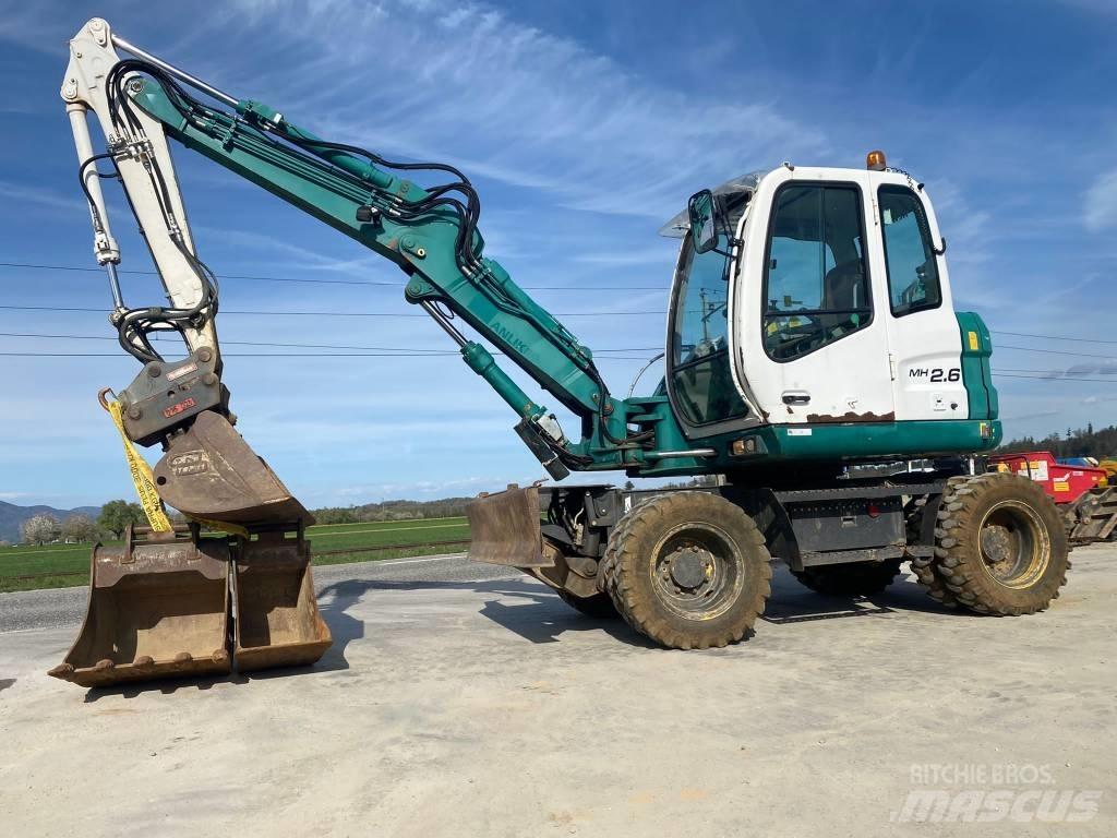 New Holland MH 2.6 ホイール式油圧ショベル（パワーショベル・ユンボ・バックホー）