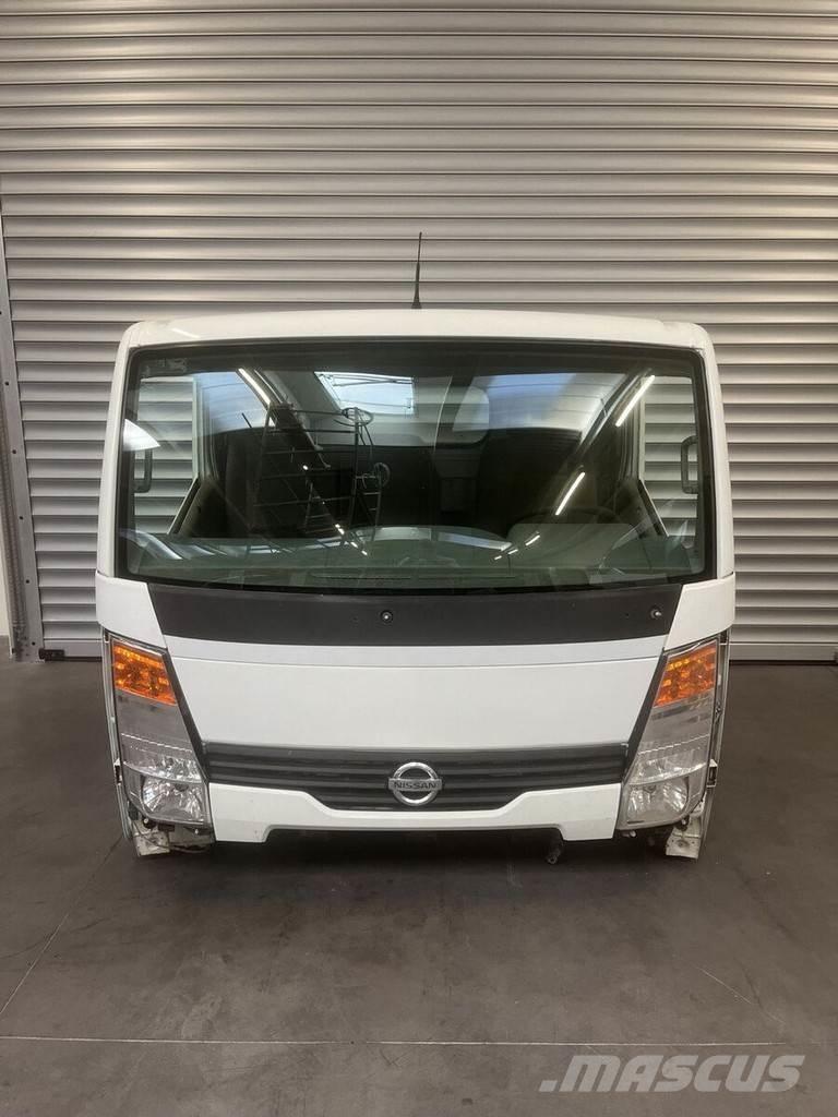 Nissan Cabstar キャビン及び内装