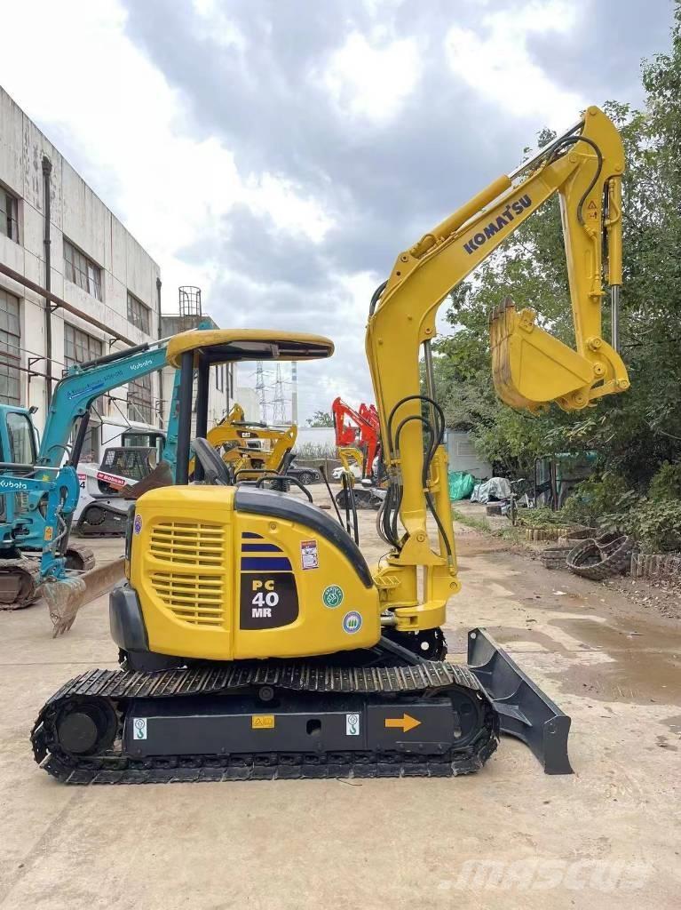 Komatsu PC 40 MR ミニ油圧ショベル 7t以下（ミニユンボ・ミニディガー）