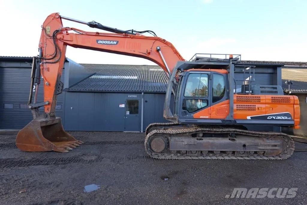 Doosan DX300LC 大型油圧ショベル12t以上（パワーショベル・ユンボ）