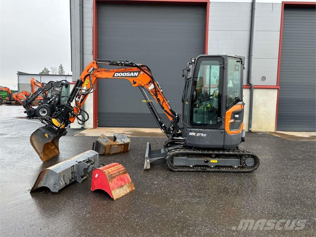 Doosan DX27Z-7 ミニ油圧ショベル 7t以下（ミニユンボ・ミニディガー）