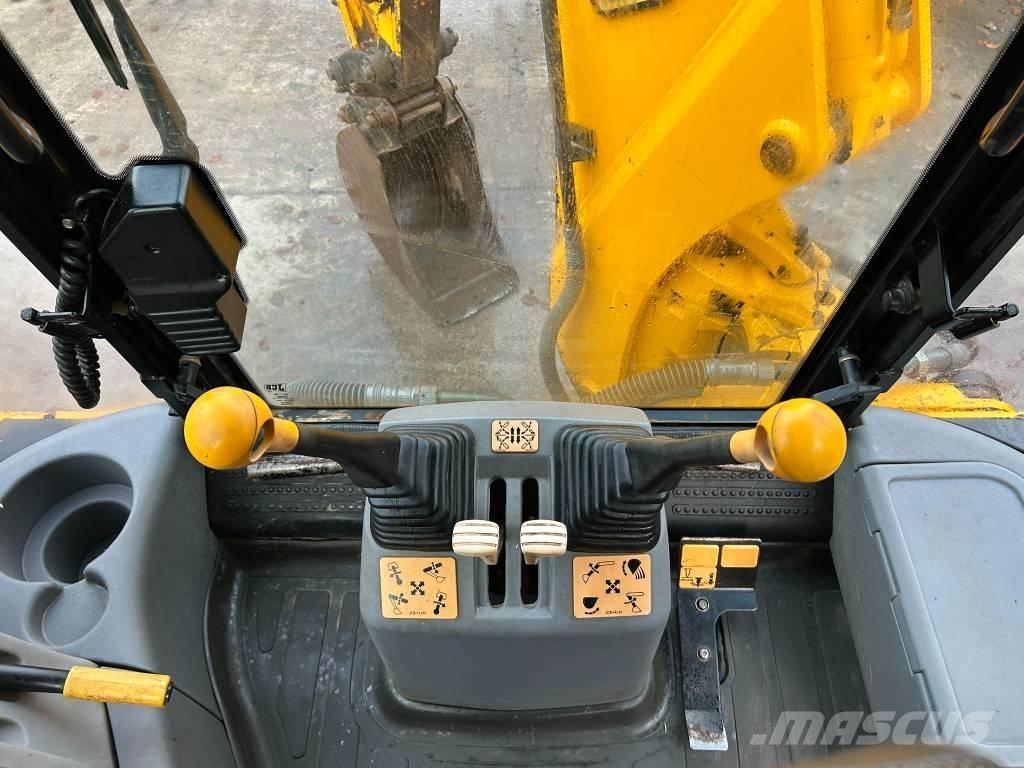 JCB 4 CX バックホーローダー