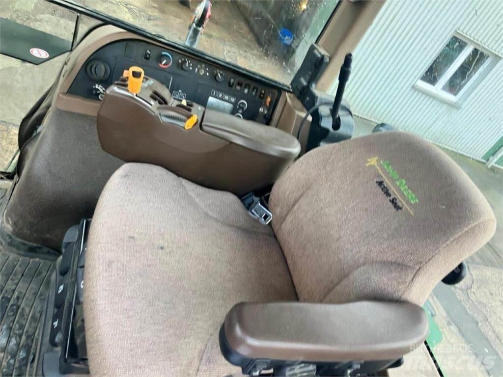 John Deere 8430 トラクター