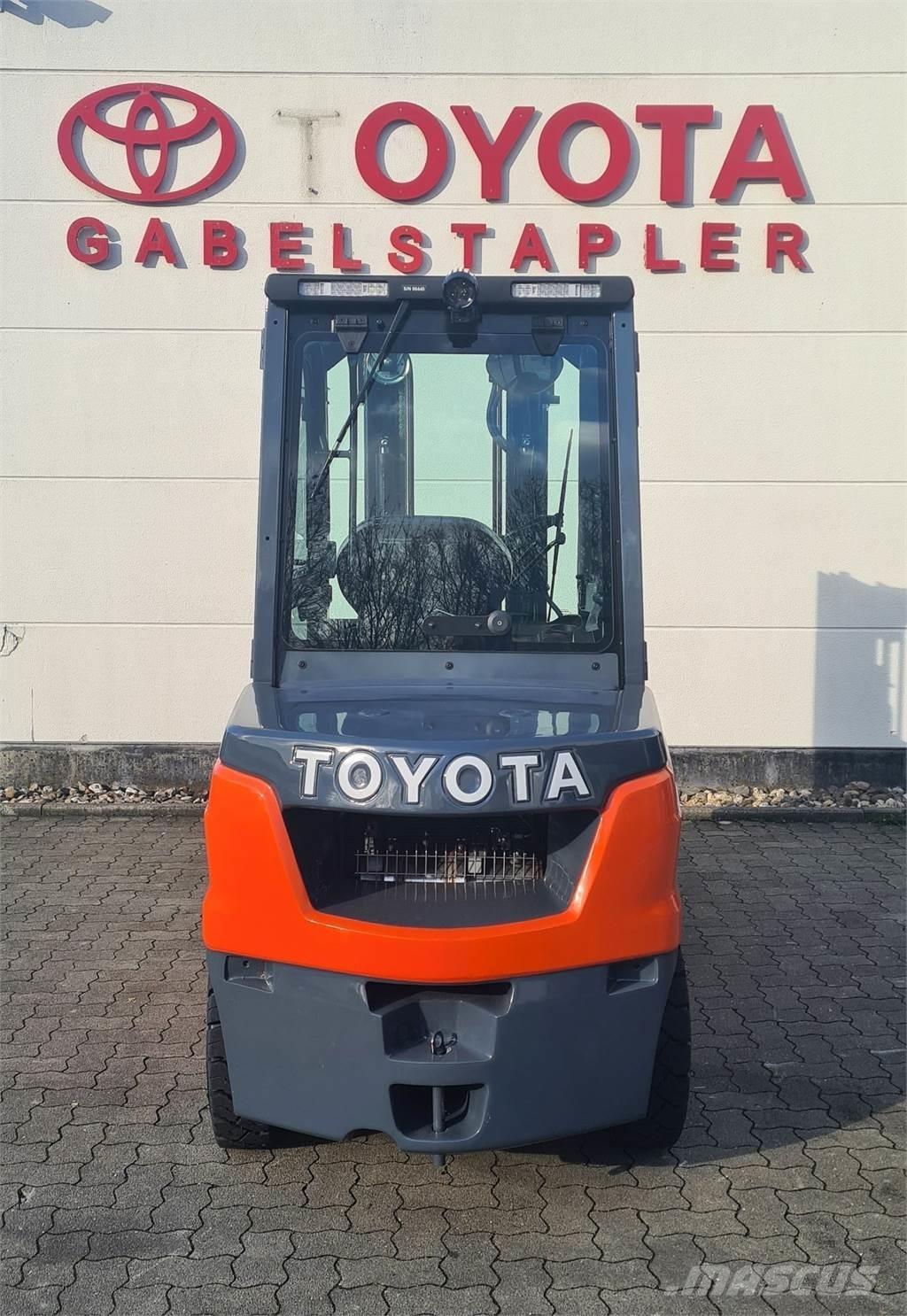 Toyota 52-8FDJF35 ディーゼル・軽油