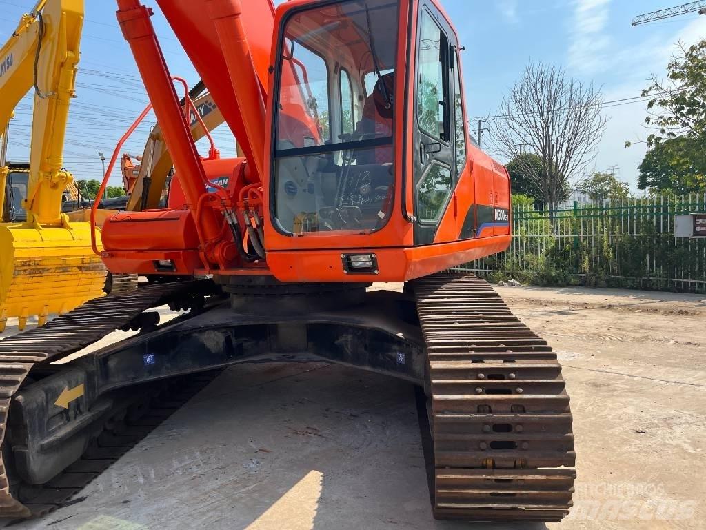 Doosan DH 300 LC-7 大型油圧ショベル12t以上（パワーショベル・ユンボ）