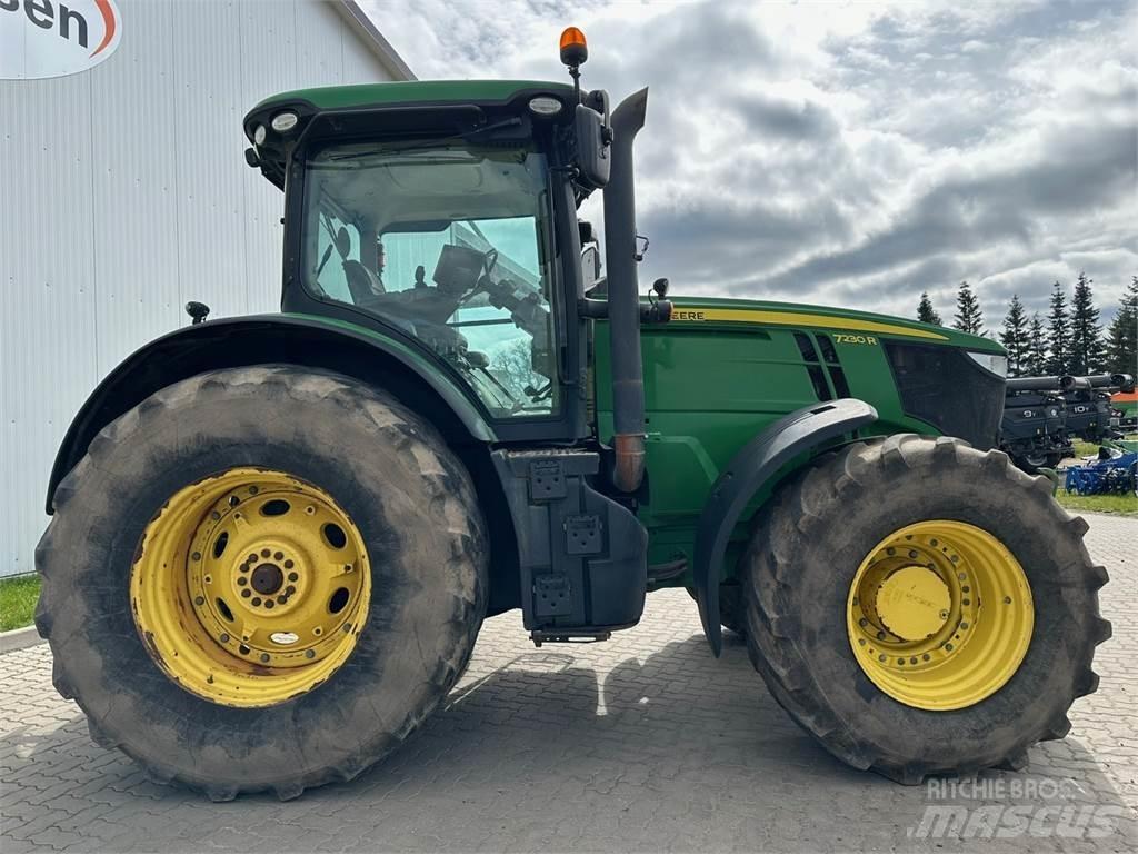 John Deere 7230R トラクター