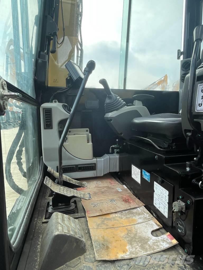 CAT 305.5E2 ミニ油圧ショベル 7t以下（ミニユンボ・ミニディガー）