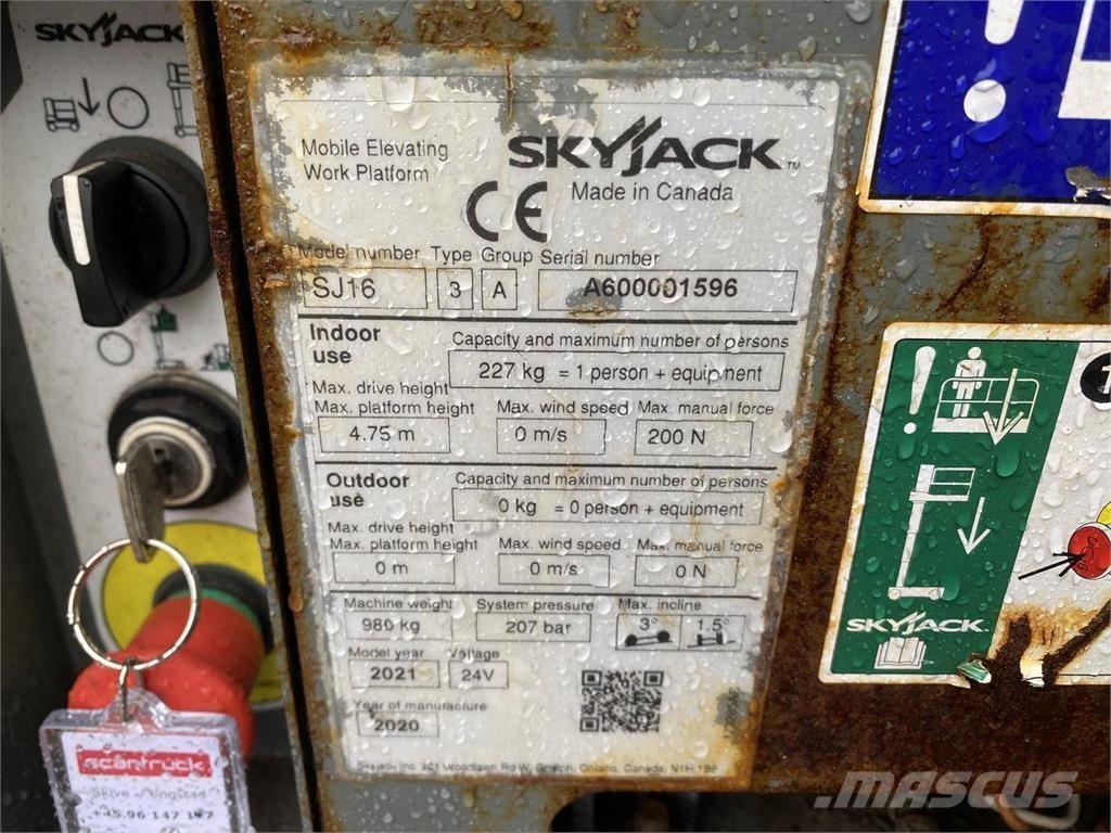 SkyJack SJ16 垂直昇降型リフト