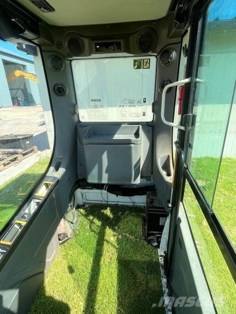 Liebherr 11407040 キャビン及び内装