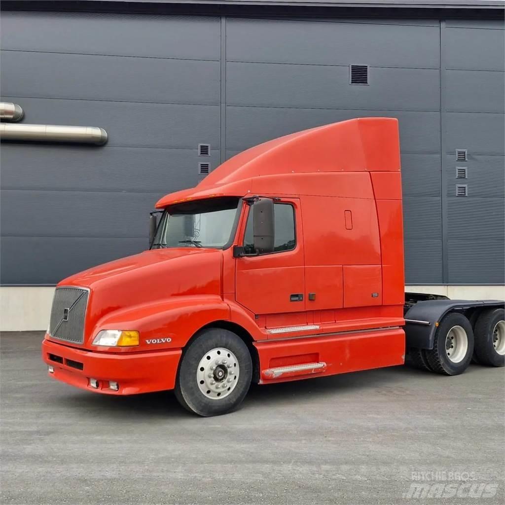 Volvo VNL-4 中古トラクターヘッド | トレーラーヘッド