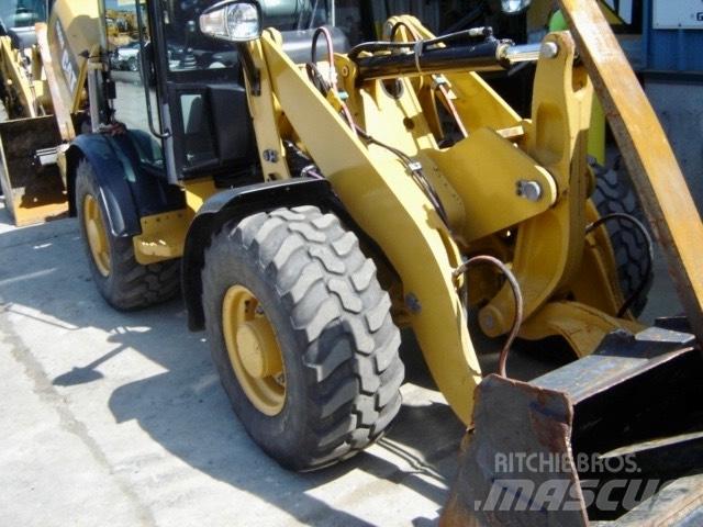 CAT 906 M ホイールローダー・タイヤショベル