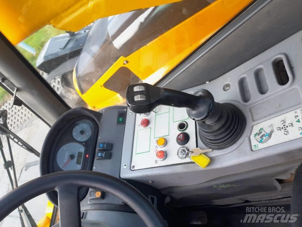 Merlo P 32.6 L テレスコーピックハンドラー