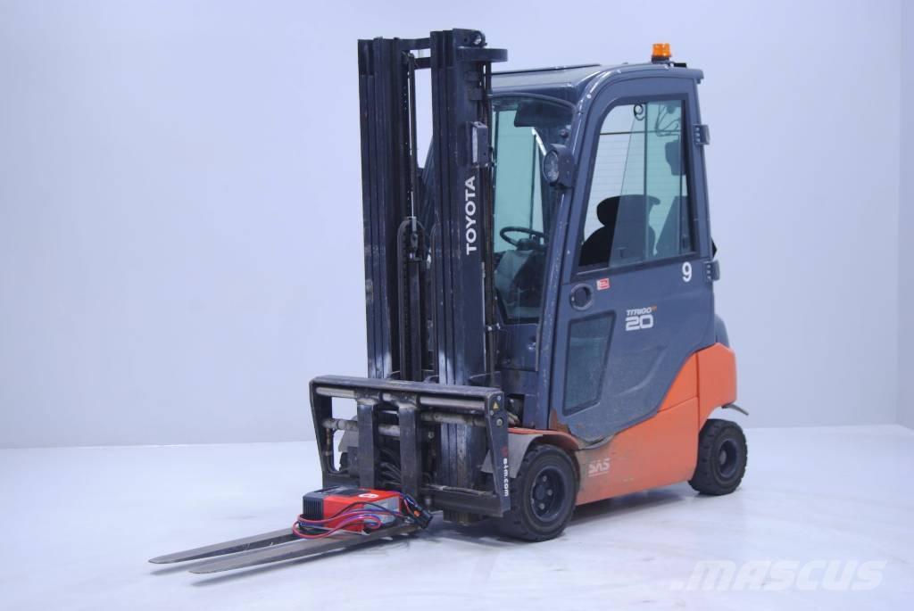 Toyota 8FBMK20T バッテリーフォークリフト
