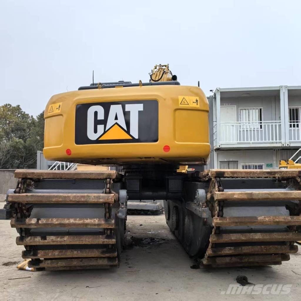 CAT 320 D 水陸両用油圧ショベル、ユンボ