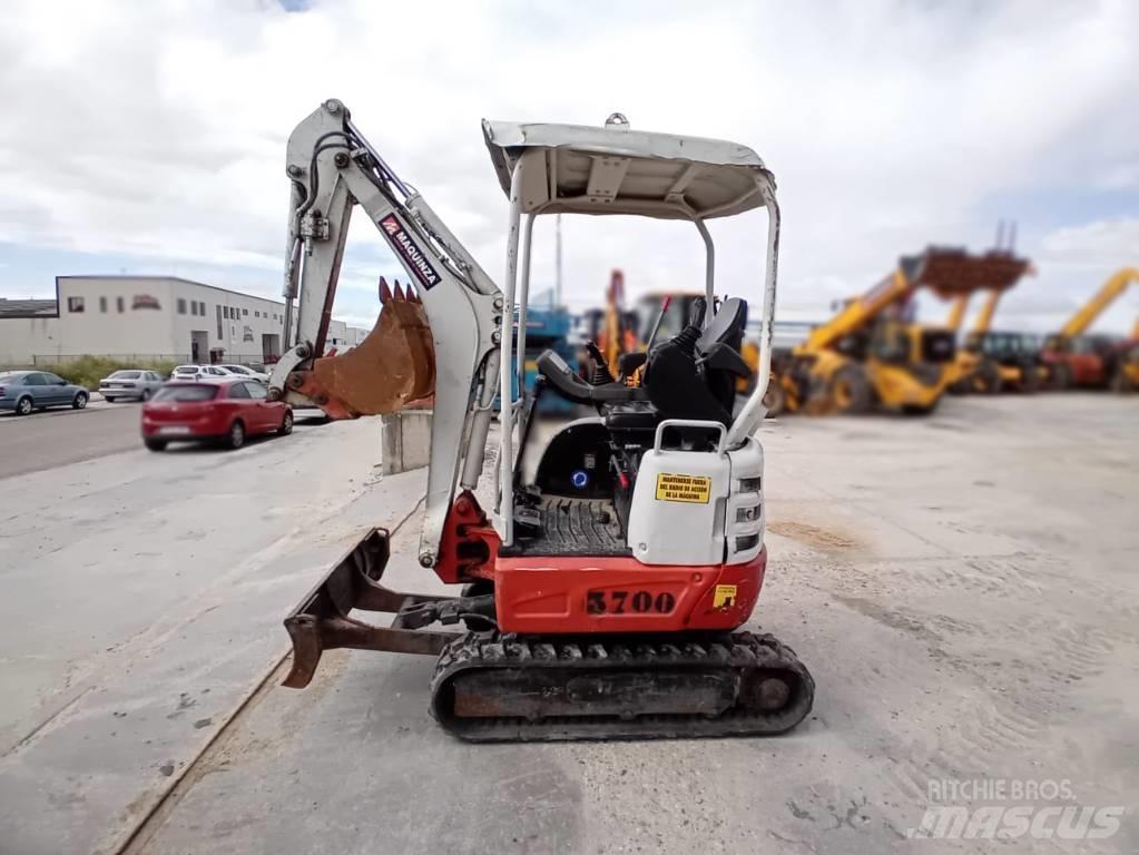 Takeuchi TB 215 R ミニ油圧ショベル 7t以下（ミニユンボ・ミニディガー）