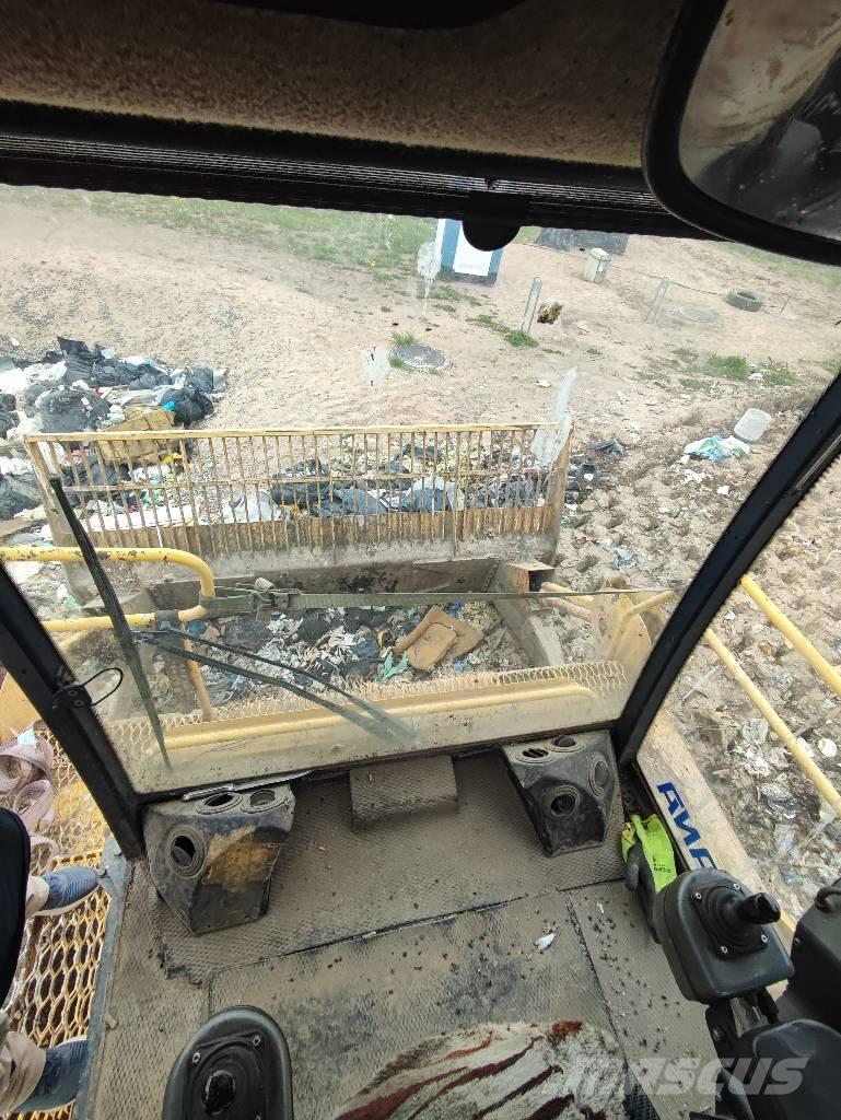 Tana G290 廃棄物コンパクター