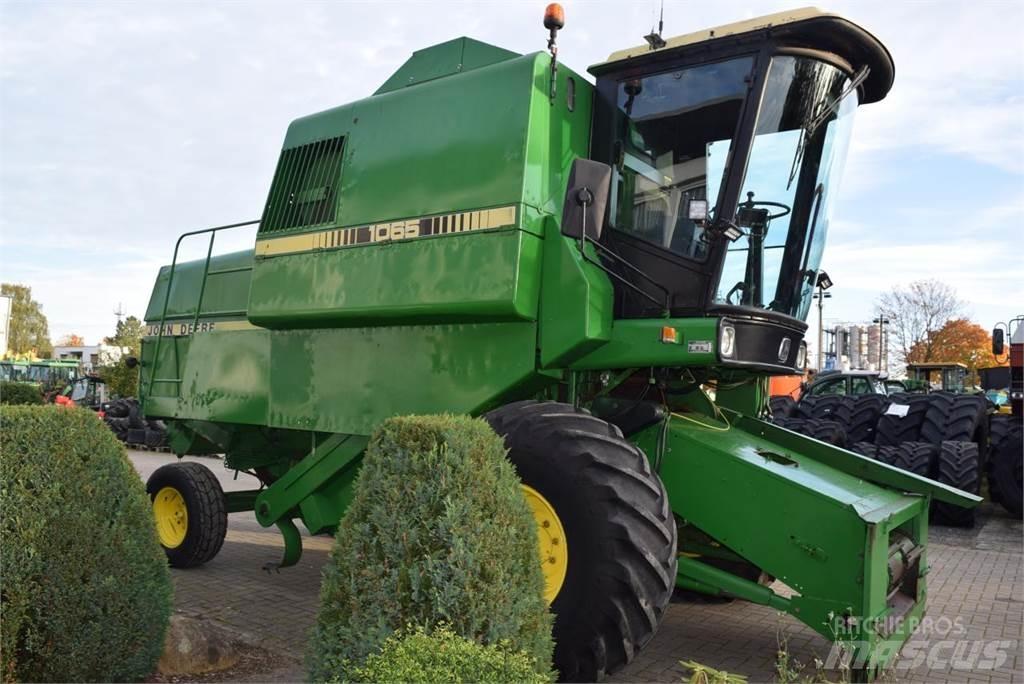 John Deere 1065 コンバイン