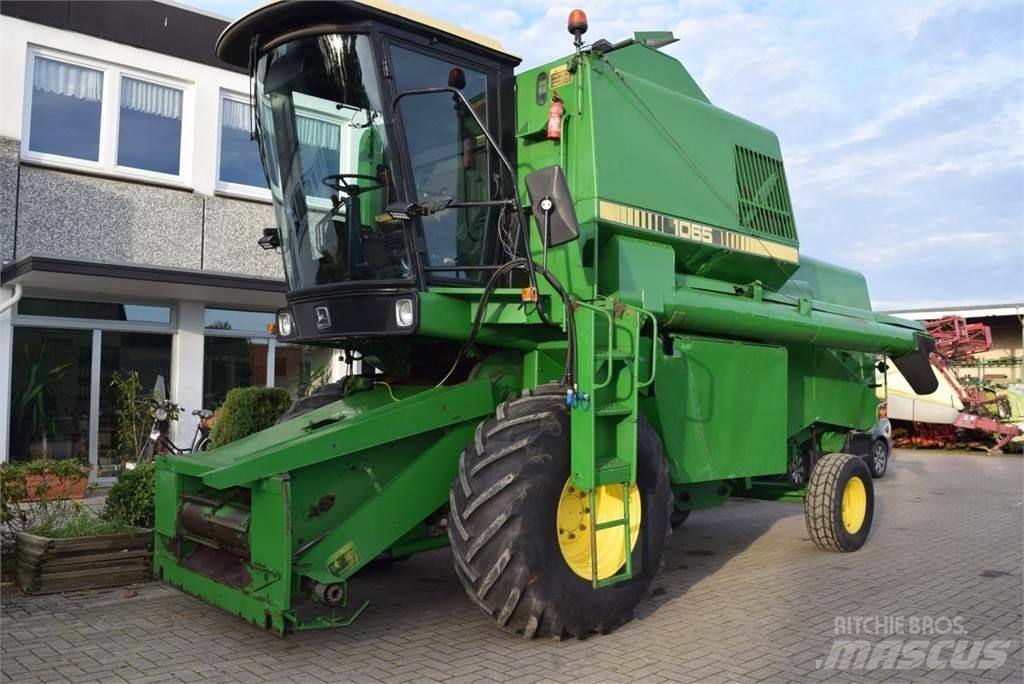 John Deere 1065 コンバイン